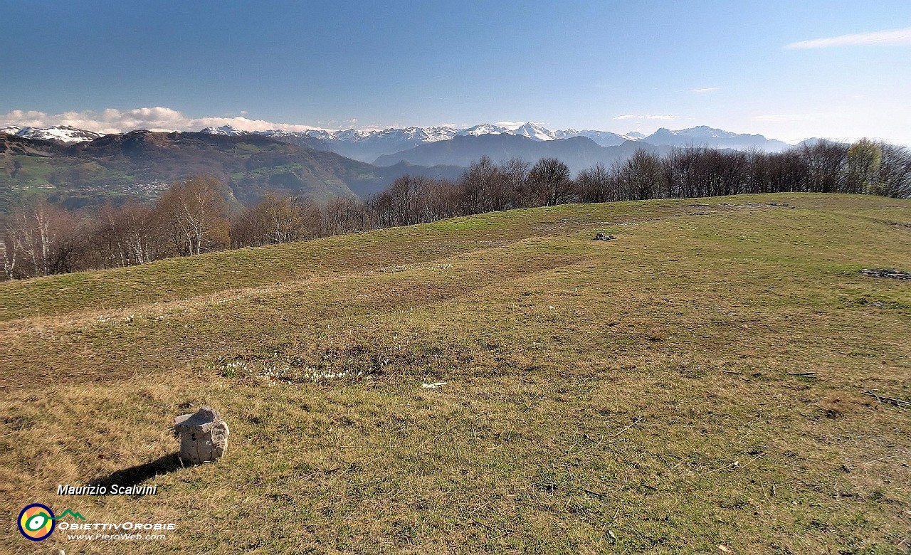 08 Panorama verso l'Arera....JPG